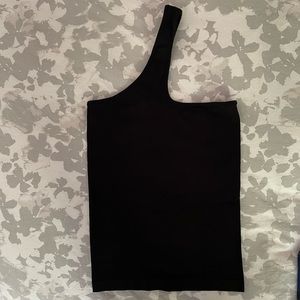 Helmut Lang
asymmetric one-shoulder top